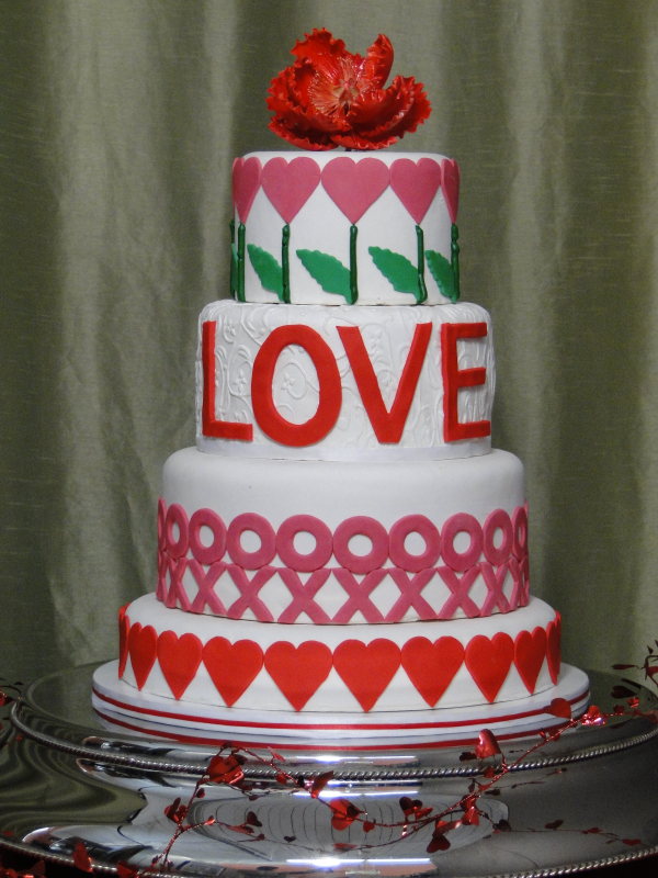 tower hill wedding cake resized 600