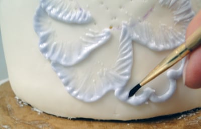 Brush embroidery cake