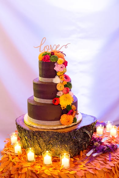rustic wedding cake.jpg