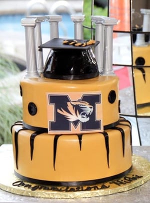 edited graduation cake1-0053