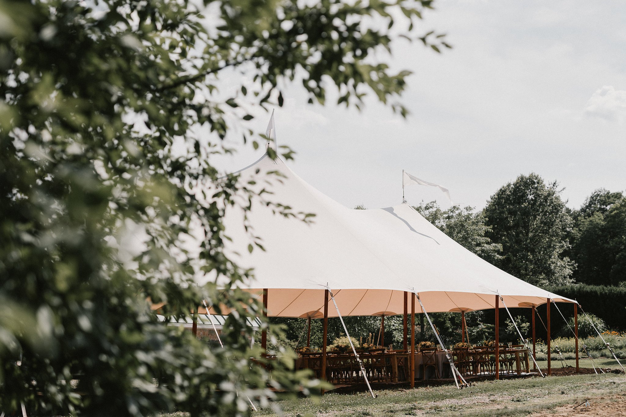 the gardens at uncanoonuc Mountain wedding