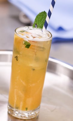 peach julep cocktail